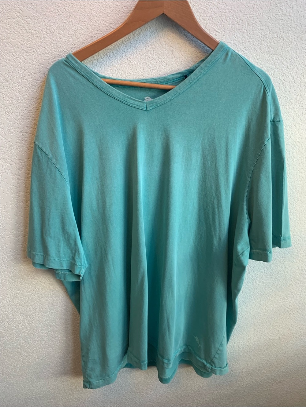 Tommy Bahama Women's V-Neck Short Sleeve Tee in Aqua Blue